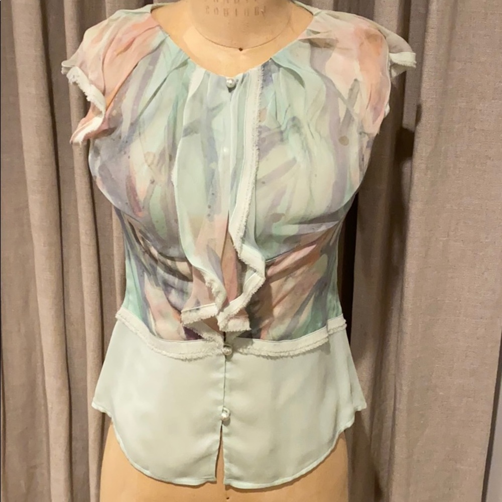 Zac Posen feminine silk blouse w/pearl buttons
